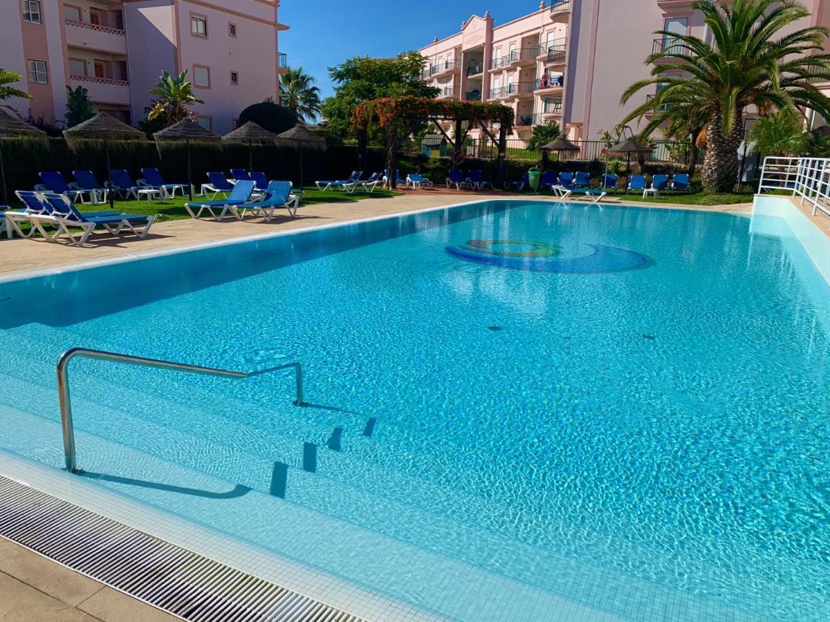 St. James Beach & Pool Apartment Luz Exteriér fotografie